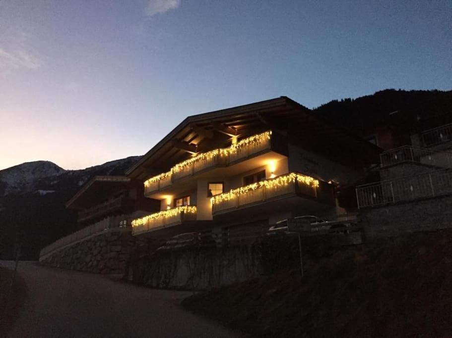 Ferienhaus Zillertal Panorama Blick Balkon Sauna Zellberg Exterior foto